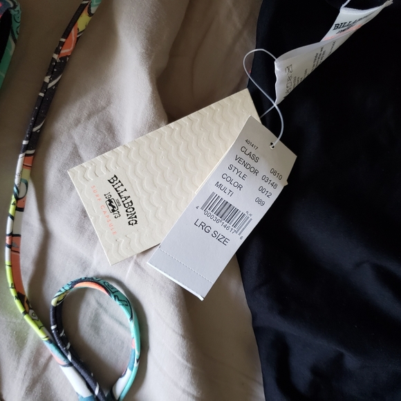 Bikini - Picture 2 of 4